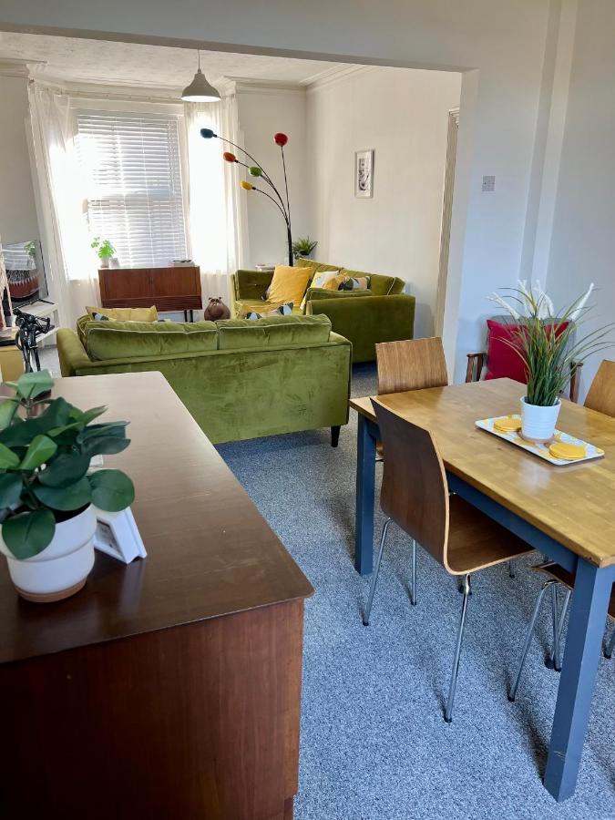 Contemporary 2 Bedroom Victorian Town House - Sleeps Up To 6 Kimberley  Exterior foto